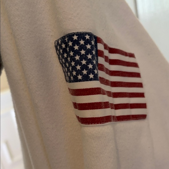 Brandy Melville Cream USA Crew Neck Sweater - Picture 5 of 7